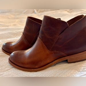 Beautiful brown Kork-Ease booties- size 7.5